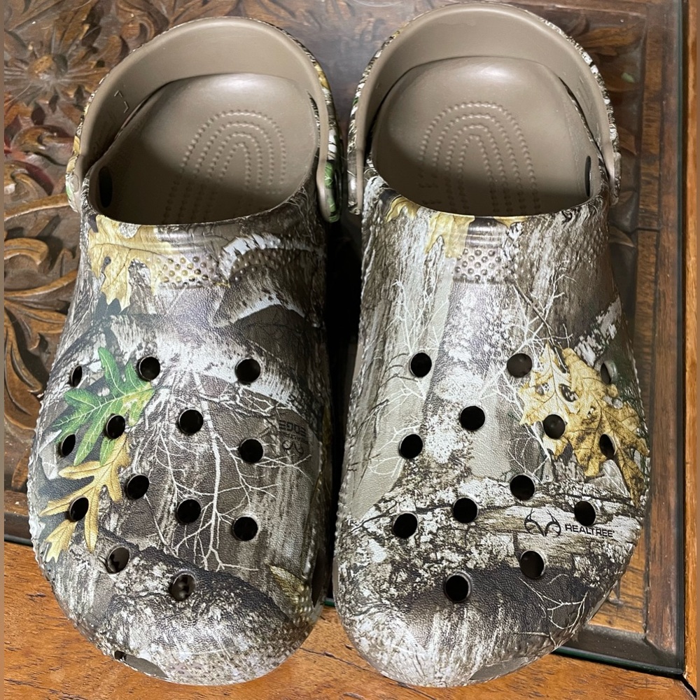 Camo Crocs Size 8 Men’s 10 Women’s